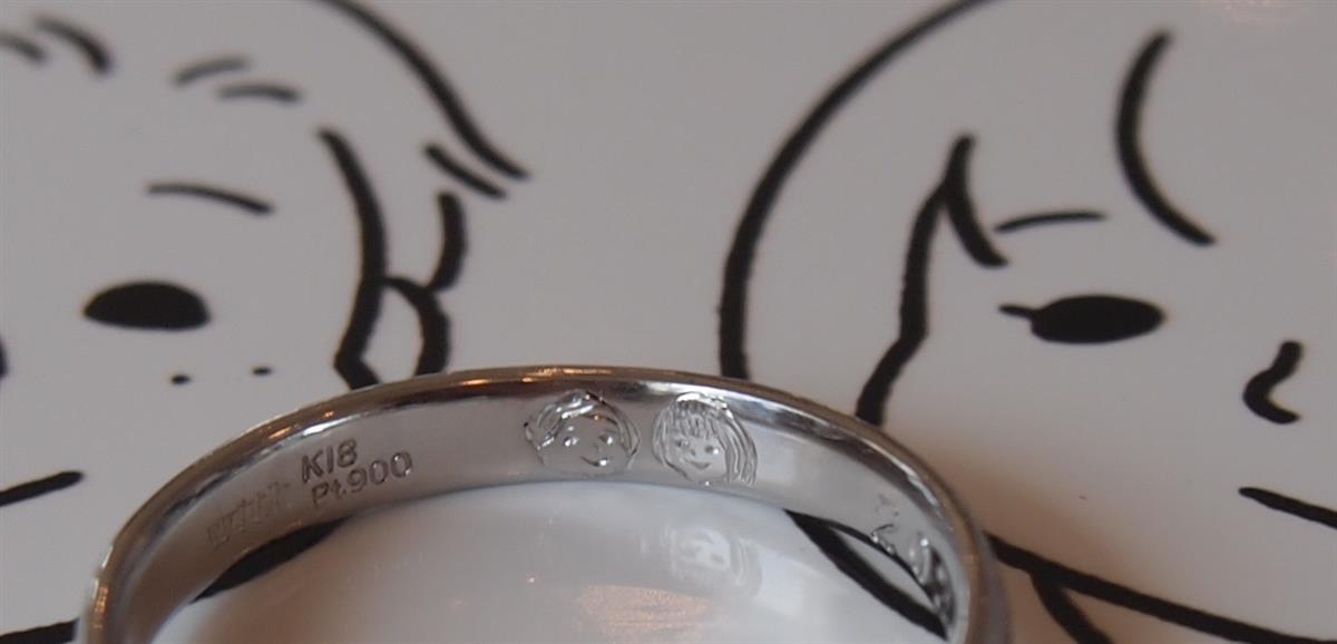 運命の赤い糸をデザインしてお二人の似顔絵を手彫した結婚指輪(マリッジリング)