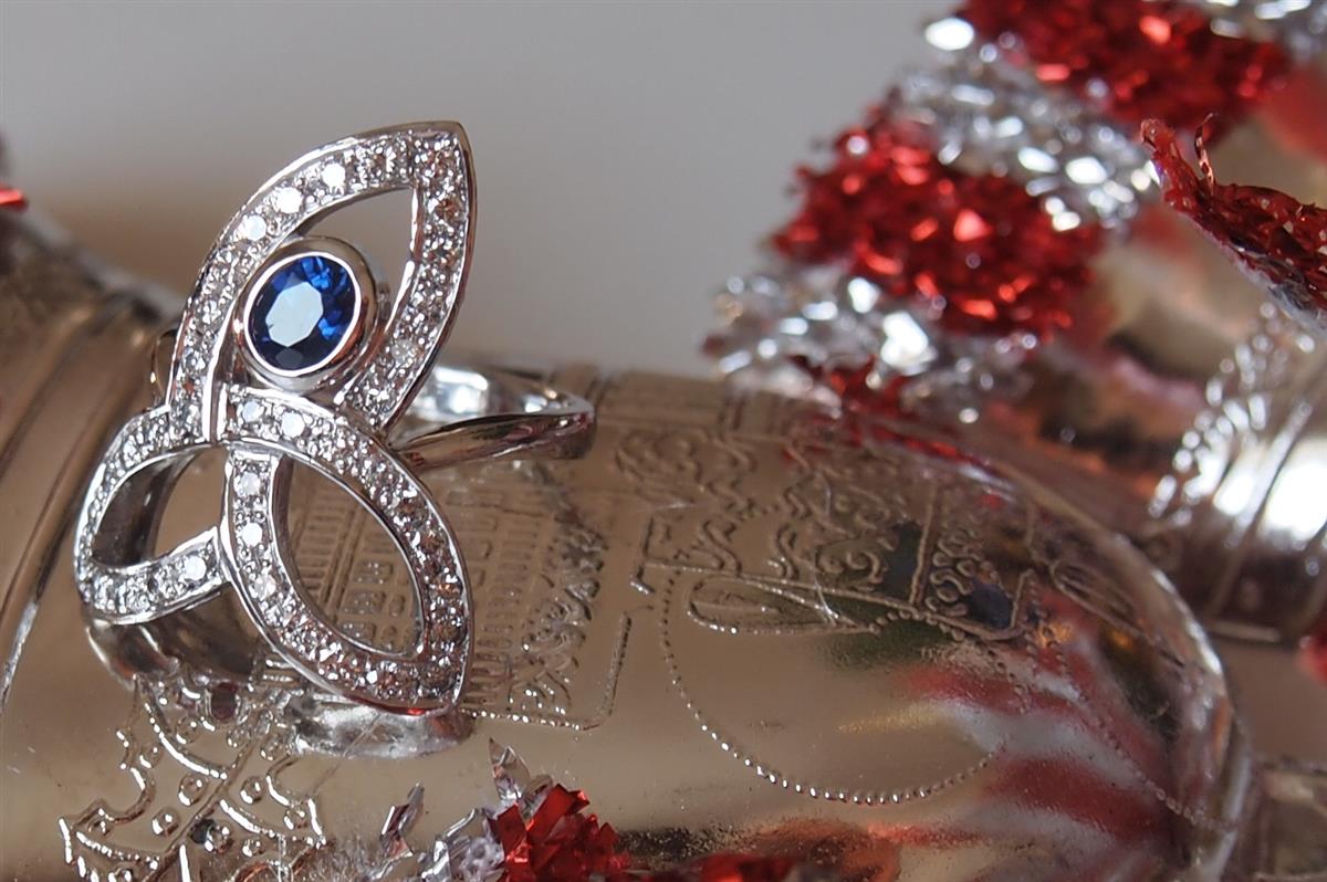 お母さんの大切な宝石をジュエリーリフォームで受け継いで。。。