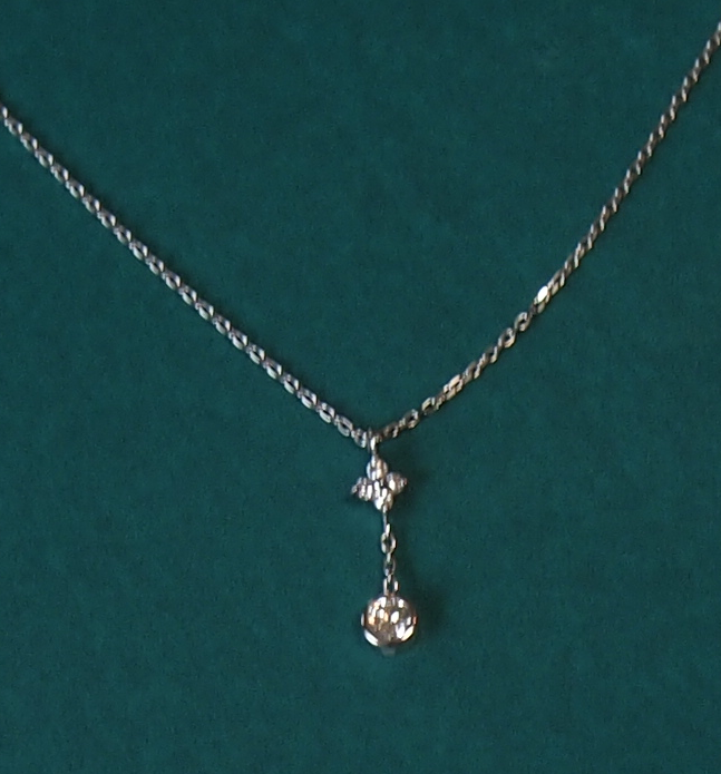 ジュエリーリフォームなどで使えなかった小さなダイヤモンドを使って。