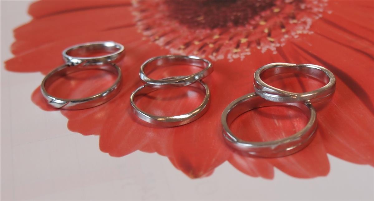 鋳造製法の結婚指輪(マリッジリング)の姿。。。