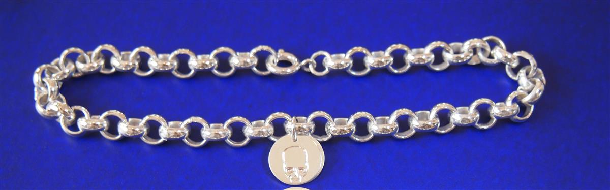 シルバーでもこだわりを込めたブレスレット。。。