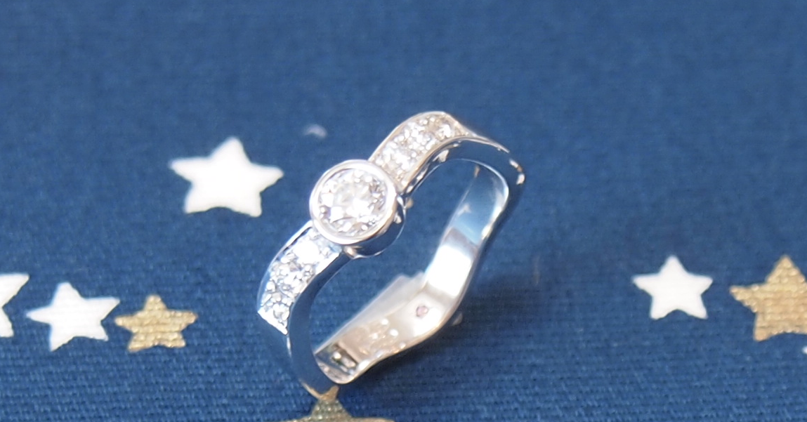 使わなくなった婚約指輪を結婚指輪(マリッジリング)に一緒にまとめてみました。