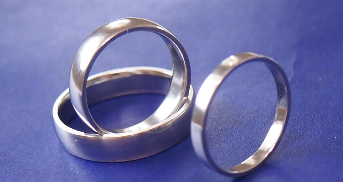 本当にそんな細くて薄い結婚指輪(マリッジリング)で大丈夫でしょうか。