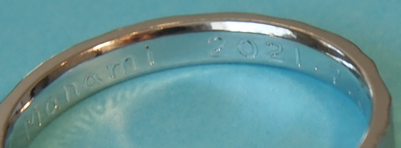 金属アレルギーの人もロジウムメッキをしないで手仕上げすれば安心です。。。