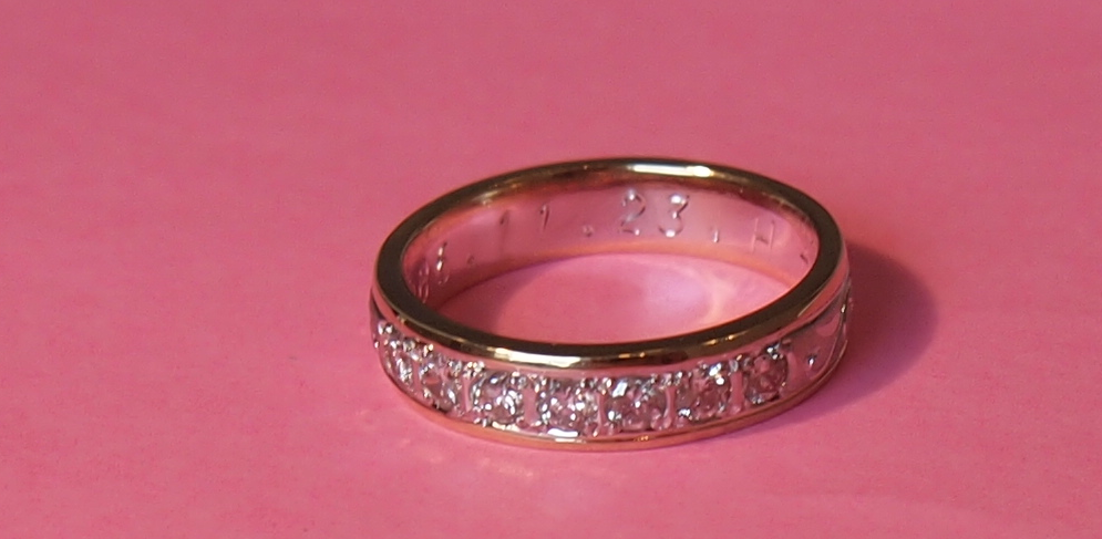 新たなエタニティデザインの結婚指輪をジュエリーリフォームで。。。