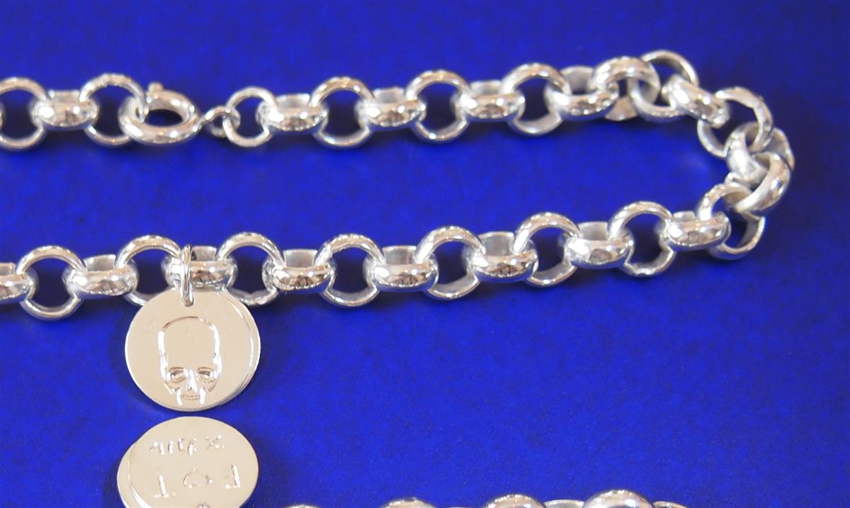 シルバーでもこだわりを込めたブレスレット。。。