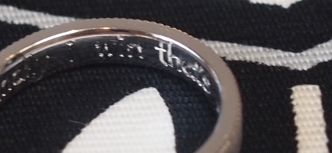 自分への励ましの言葉を添えた結婚指輪(マリッジリング)。。。