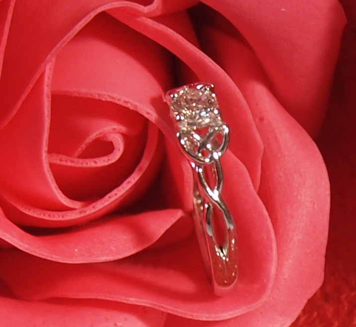 こだわりのお二人のデザインの婚約指輪(エンゲージリング)。。。